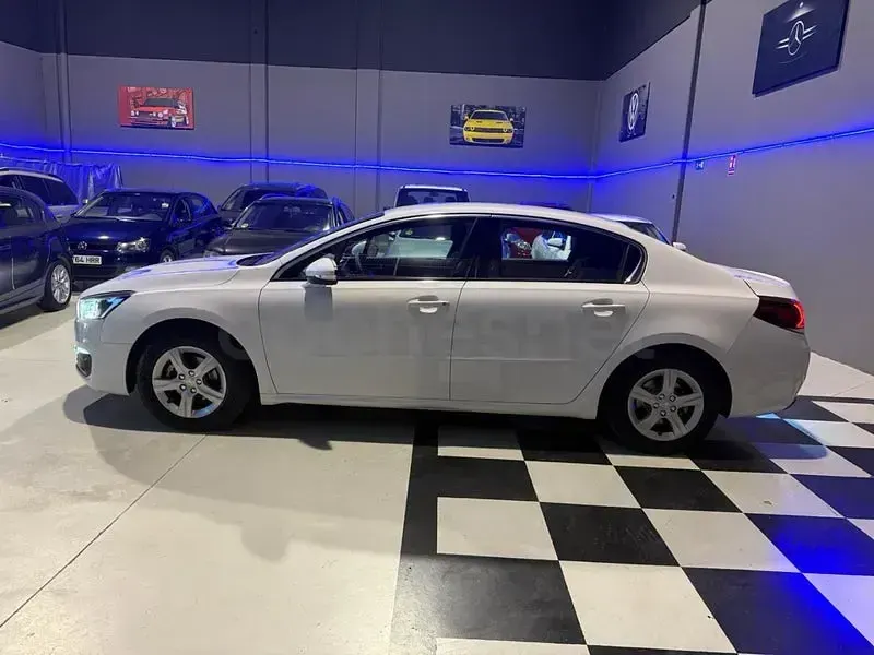 Usado Peugeot 508 Active 120 CV (88 kW) 2016 Blanco Berlina