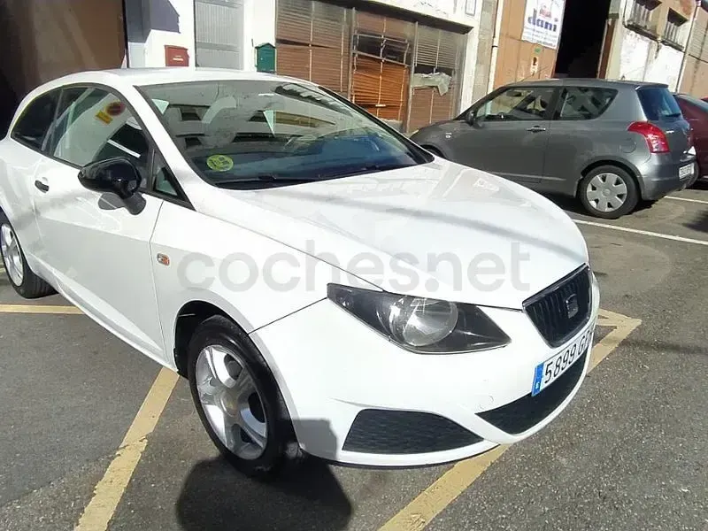 Usado Seat Ibiza SC Reference 90 CV (66 kW) 2009 Blanco Utilitario