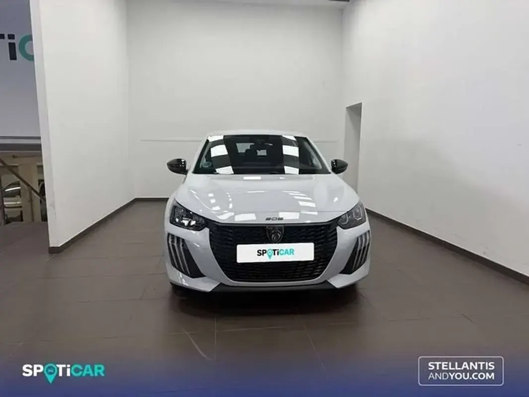 Usado Peugeot 208 Style 110 CV (80 kW) 2025 Blanco Utilitario
