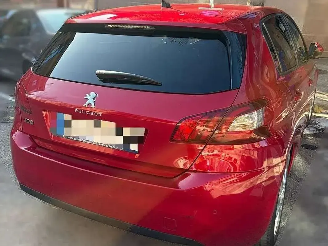 Usado Peugeot 308 Style 110 CV (80 kW) 2017 Burdeos Utilitario
