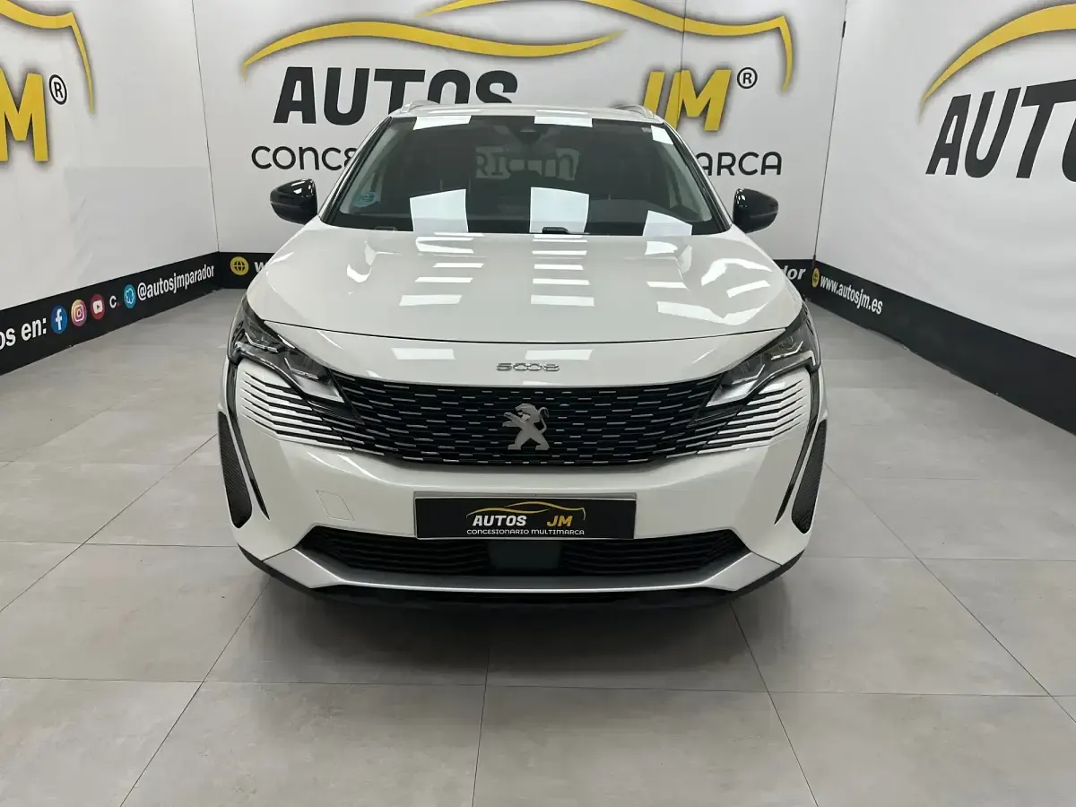 Usado Peugeot 5008 Allure 130 CV (95 kW) 2022 Blanco SUV
