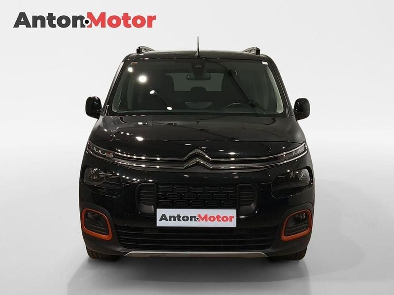 Usado Citroën Berlingo Shine 102 CV (75 kW) 2023 Negro Monovolumen