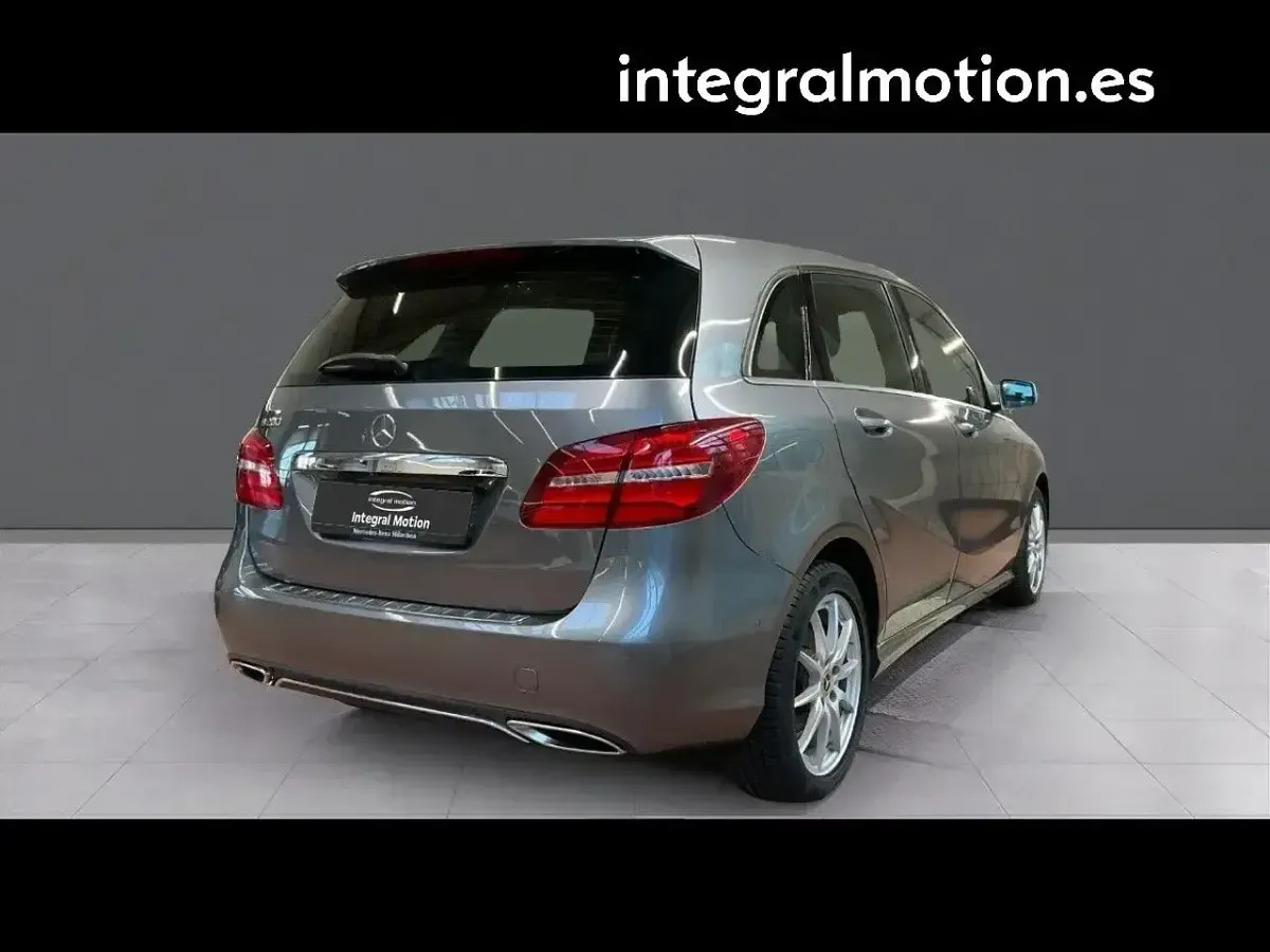 Occasion Mercedes B200 156 PK (114 kW) 2017 Grijs MPV