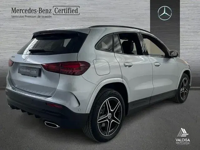 Usado Mercedes GLA250 218 CV (160 kW) 2026 Plata hightech SUV