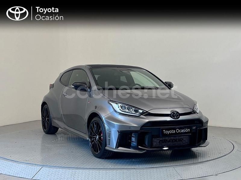 Usado Toyota Yaris 276 CV (202 kW) 2024 Gris / plata Berlina