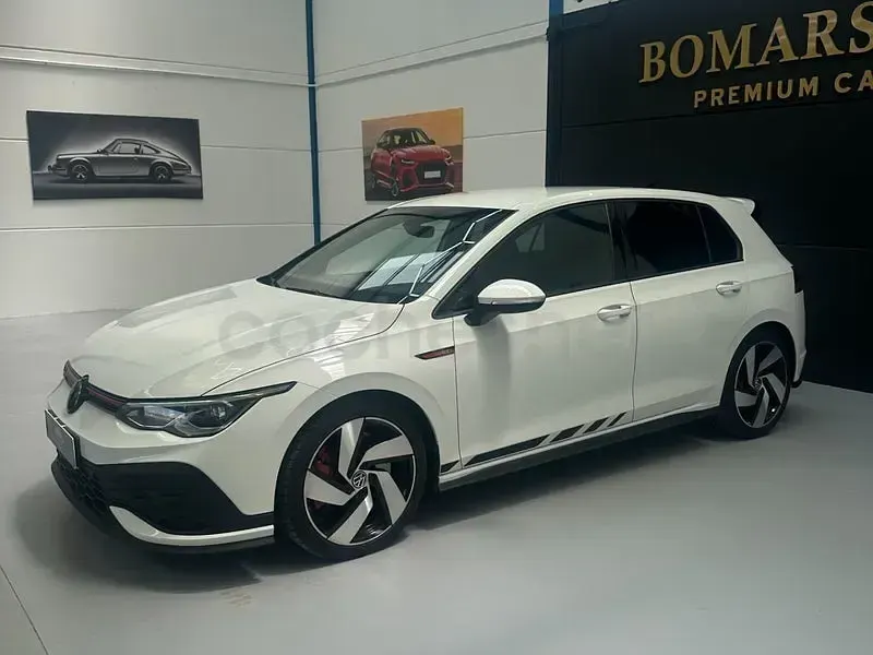 Usado VW Golf VII GTI Clubsport 301 CV (221 kW) 2021 Blanco Utilitario