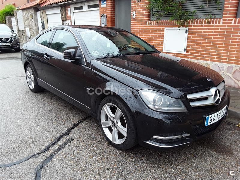 Usado Mercedes C220 170 CV (125 kW) 2011 Negro Coupe