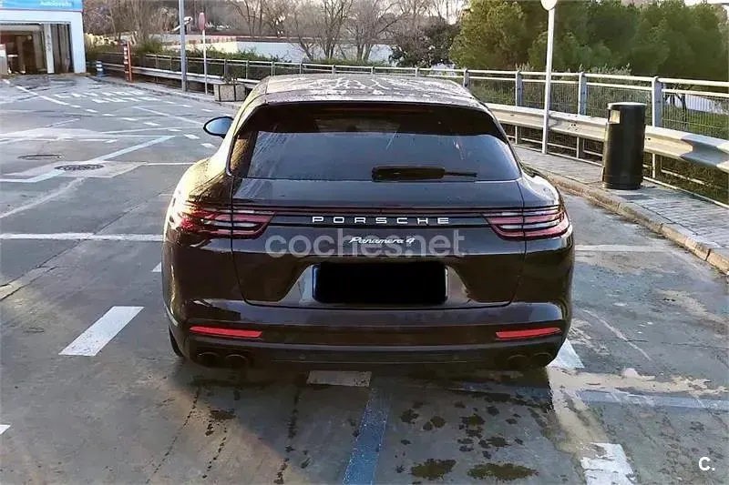 Käytetty Porsche Panamera Sport Turismo 462 HP (339 kW) 2018 Ruskea Farmari