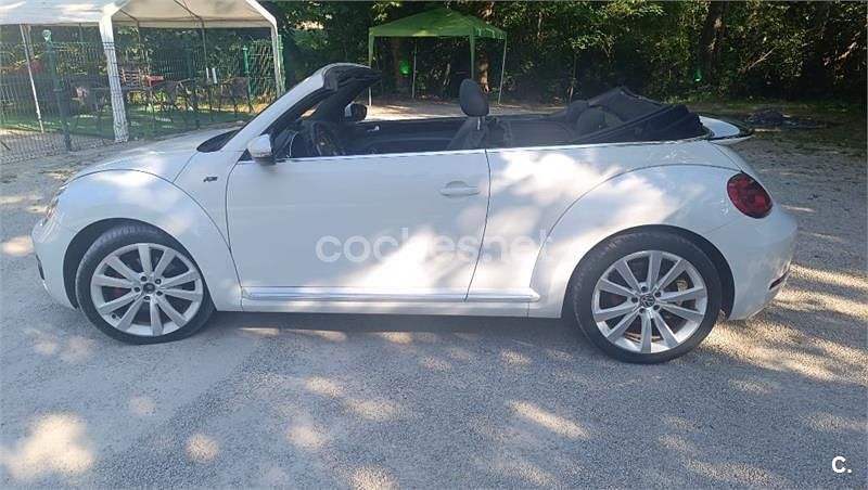 Usado VW Beetle Cabriolet R-line 220 CV (161 kW) 2016 Blanco Descapotable