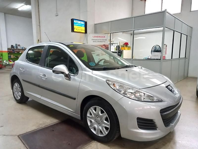 Gris / plata Usado 2010 Peugeot 207 Berlina | 4900 € (Precio justo) - Imagen 1/4
