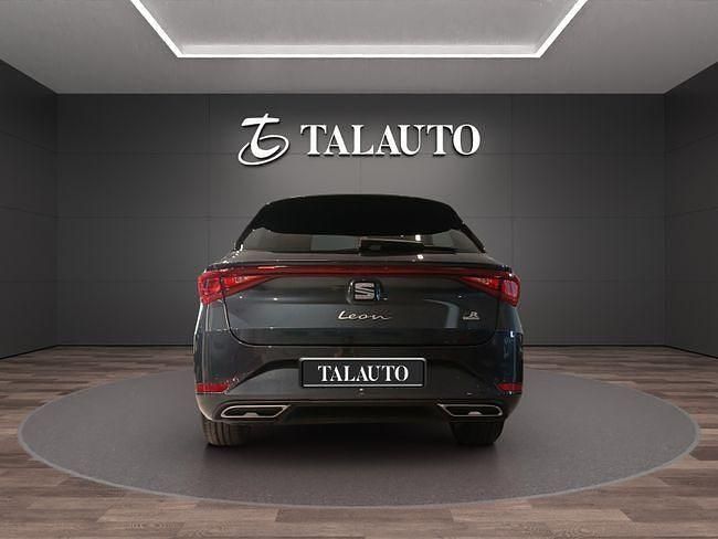 Usado Seat Leon FR 204 CV (150 kW) 2021 Gris / plata Familiar