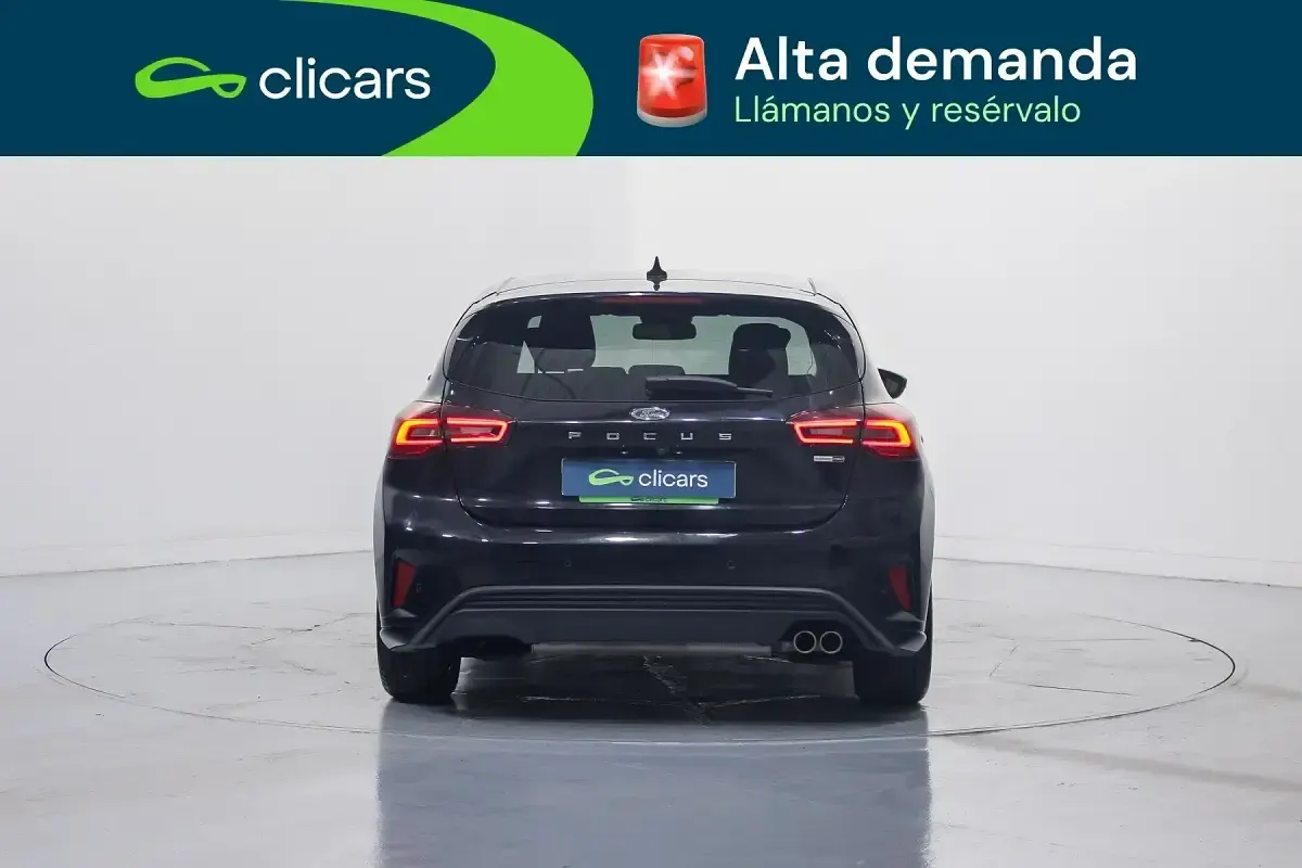 Usado Ford Focus ST-Line 125 CV (91 kW) 2023 Negro Berlina