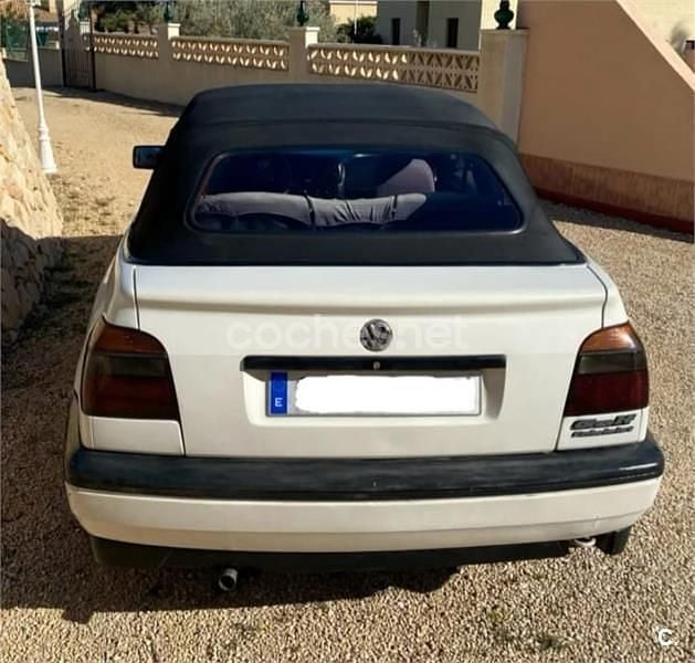 Usado VW Golf Cabriolet Edition 115 CV (84 kW) 2002 Blanco Descapotable