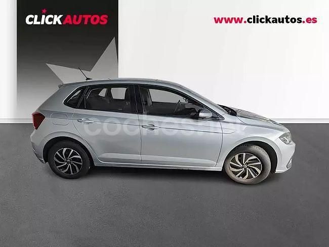 Usado VW Polo 95 CV (69 kW) 2025 Plateado Berlina