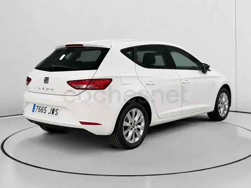 Usado Seat Leon Style 115 CV (84 kW) 2017 Blanco Berlina