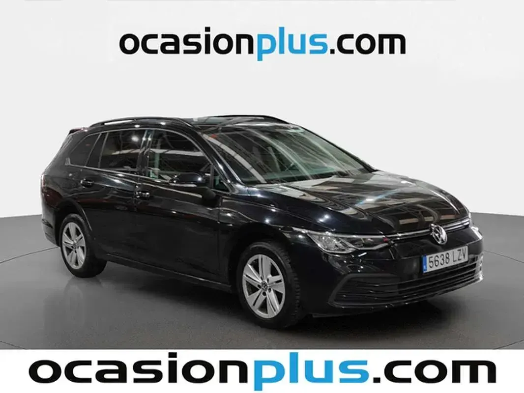 Begagnad VW Golf VIII Life 116 HK (85 kW) 2021 Svart Kombi