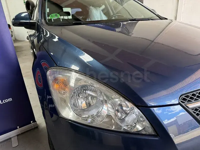 Begagnad Kia Ceed 109 HK (80 kW) 2009 Blå Halvkombi
