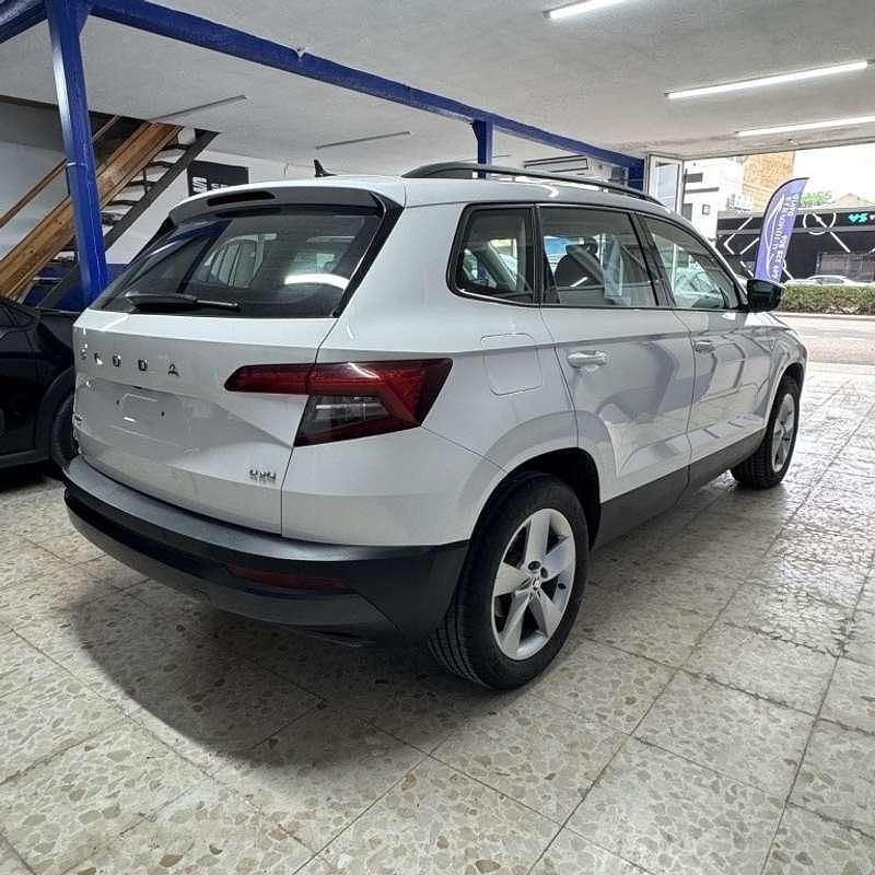 Usado Skoda Karoq Style 150 CV (110 kW) 2021 Blanco SUV