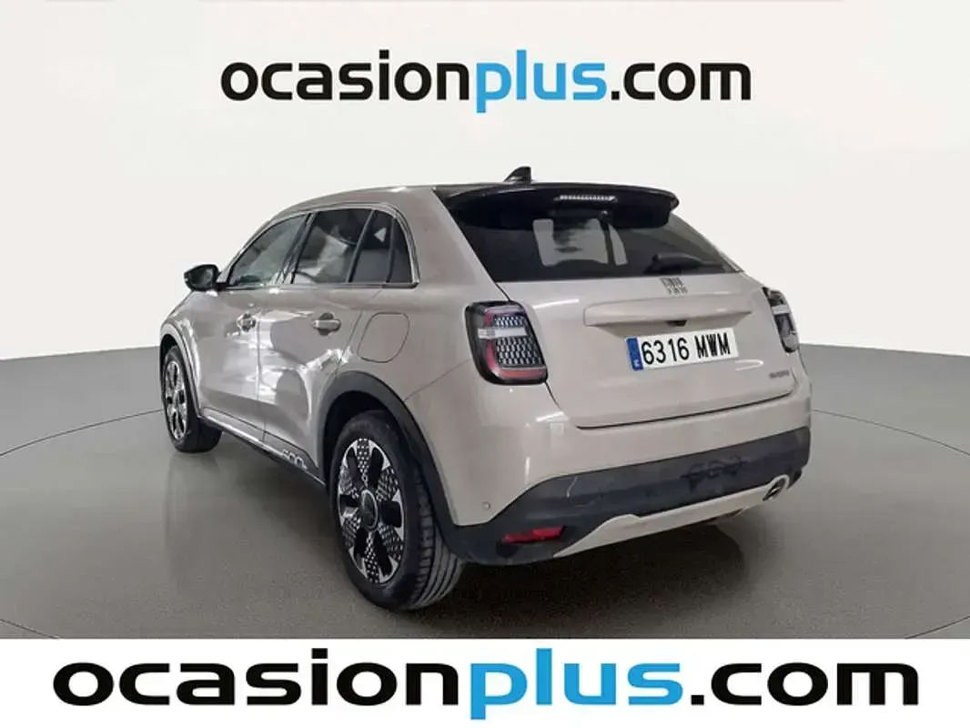 Usado Fiat 600 La Prima 101 CV (74 kW) 2024 Beige SUV