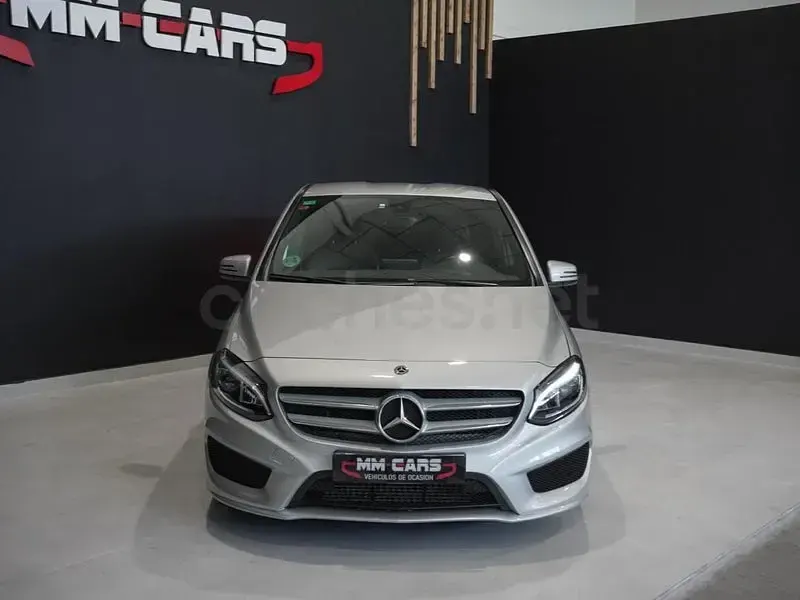 Usado Mercedes B200 150 CV (110 kW) 2019 Gris / plata Utilitario