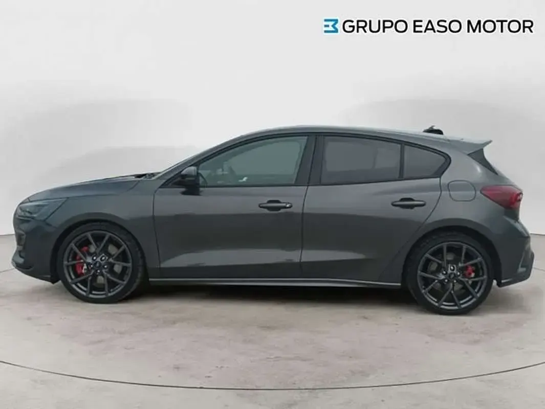 Usado Ford Focus ST 280 CV (205 kW) 2025 Gris Utilitario