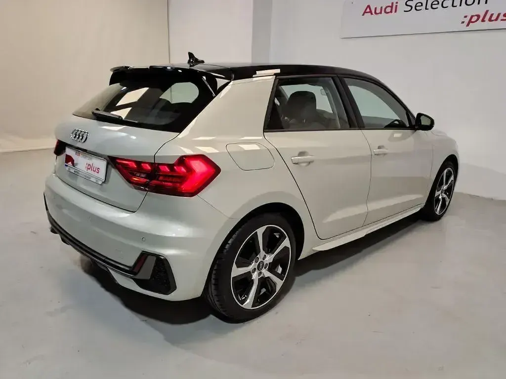 Usado Audi A1 116 CV (85 kW) 2025 Gris SUV