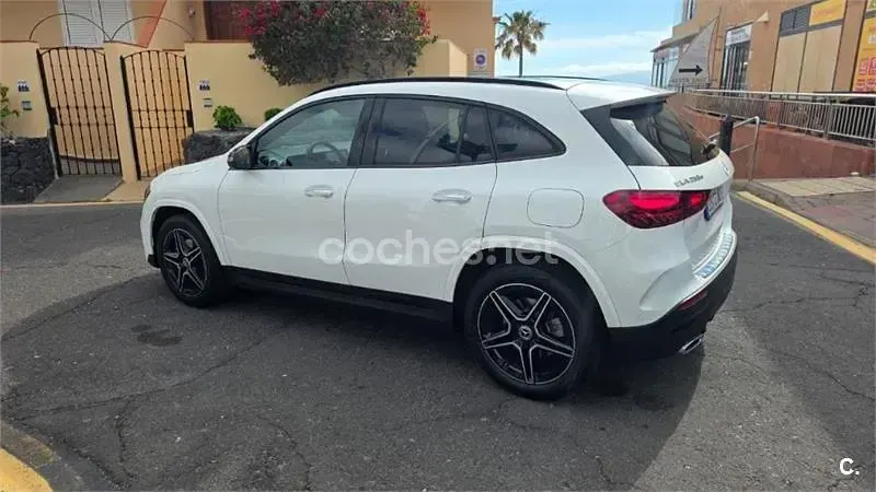 Usado Mercedes GLA250 218 CV (160 kW) 2023 Blanco SUV