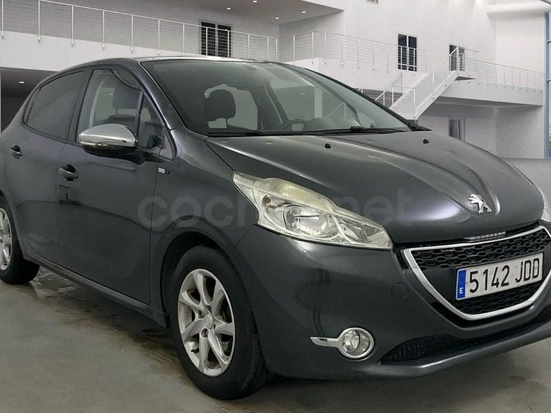 Usado Peugeot 208 Style 82 CV (60 kW) 2016 Gris / plata Utilitario