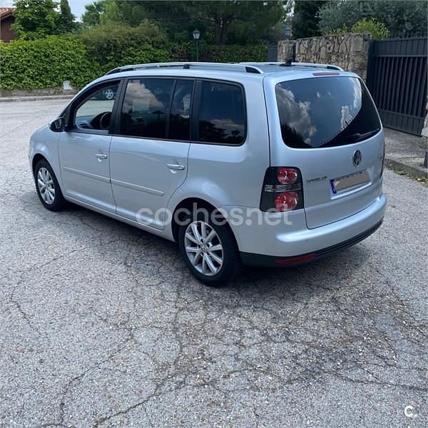 Gris / plata Usado 2010 VW Touran Edition Monovolumen | 8900 € (Precio justo) - Imagen 1/4