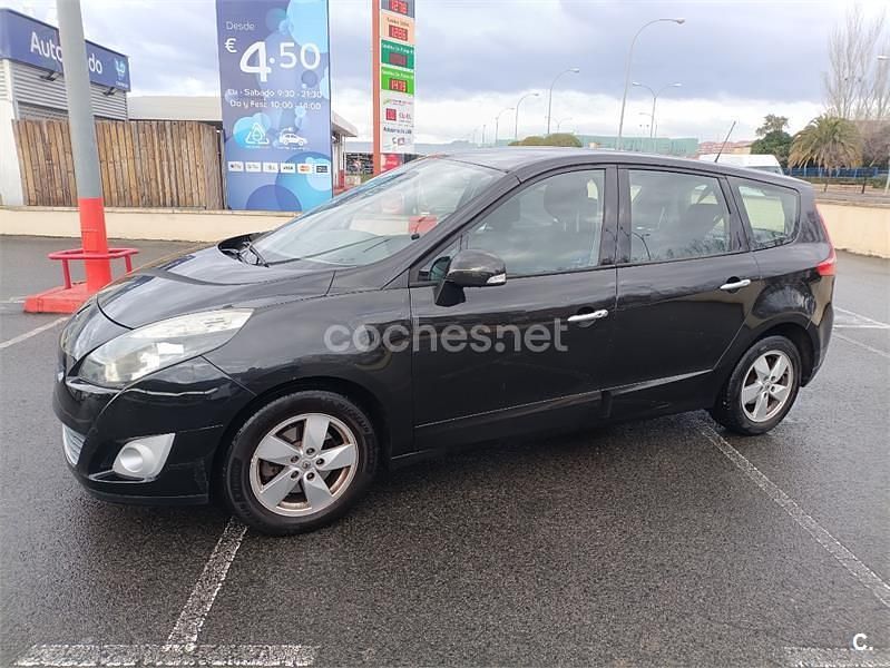 Usado Renault Grand Scénic III Dynamique 105 CV (77 kW) 2010 Negro Monovolumen