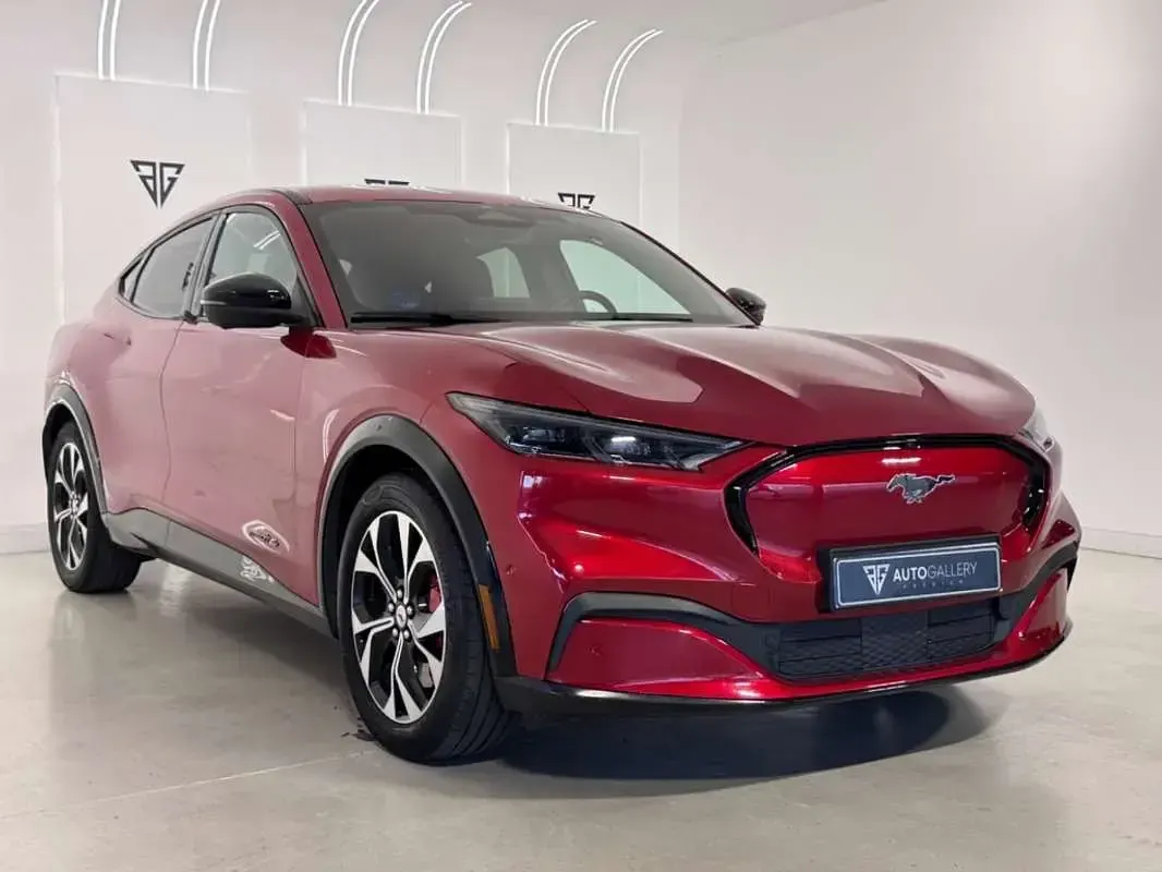 Usado Ford Mustang Mach-E Premium 197 kW (269 CV) 2023 Rojo SUV