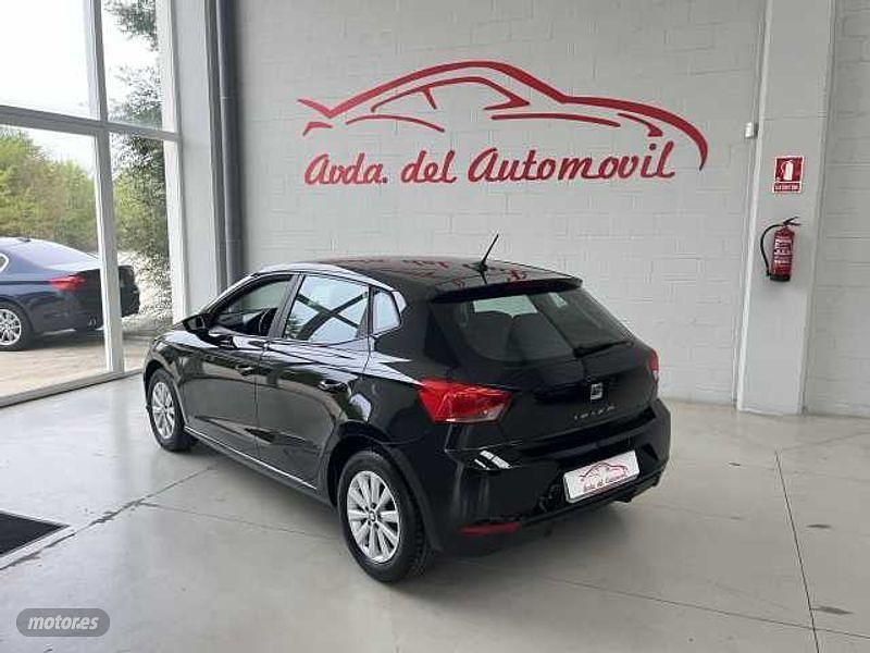 Usado Seat Ibiza Style 95 CV (69 kW) 2020 Negro Familiar
