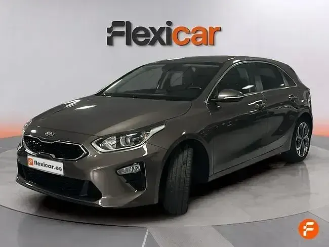 Usado Kia Ceed 140 CV (102 kW) 2019 Marrón Utilitario