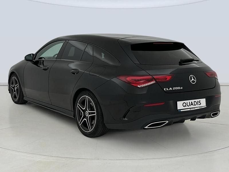 Usado Mercedes CLA200 150 CV (110 kW) 2022 Negro Familiar