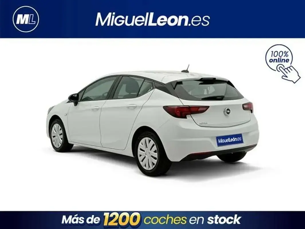 Begagnad Opel Astra Edition 110 HK (80 kW) 2022 Vit Halvkombi