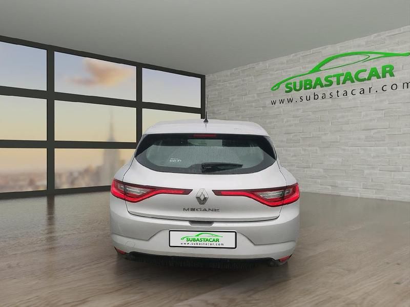 Usado Renault Mégane IV Business 115 CV (84 kW) 2019 Gris plata metalizado