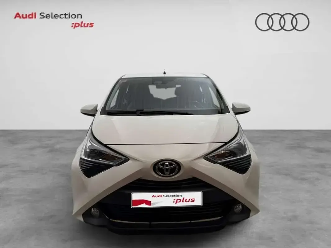 Usado Toyota Aygo X-play 72 CV (52 kW) 2021 Blanco Utilitario