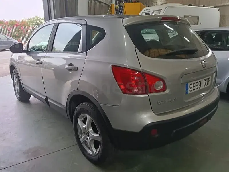 Usado Nissan Qashqai Acenta 140 CV (102 kW) 2008 Gris / plata SUV