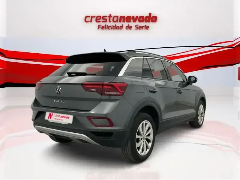Usado VW T-Roc Life 150 CV (110 kW) 2022 Gris SUV