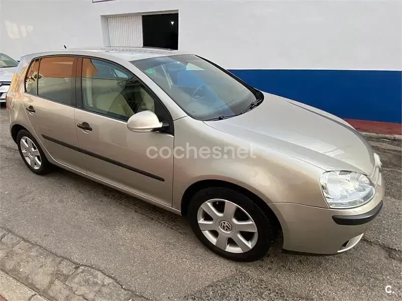 Usado VW Golf IV Highline 105 CV (77 kW) 2004 Beige Berlina