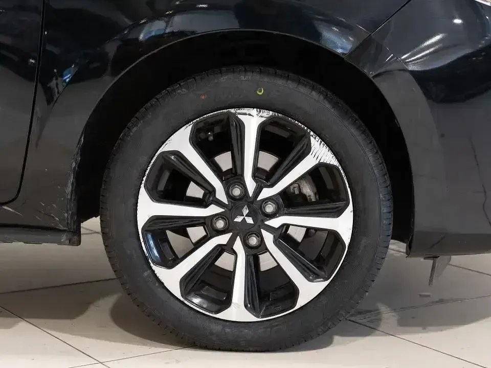 Usado Mitsubishi Space Star 71 CV (52 kW) 2023 Negro Utilitario