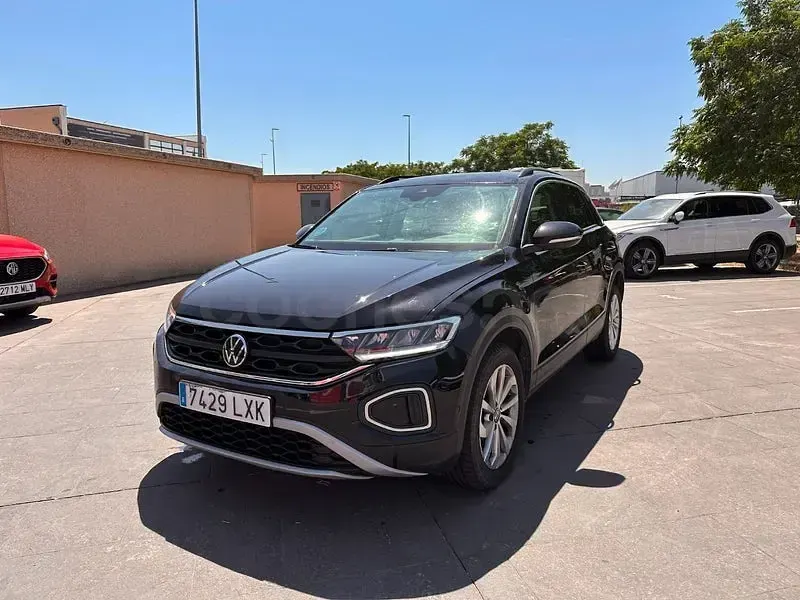 Usado VW T-Roc Life 115 CV (84 kW) 2022 Negro SUV