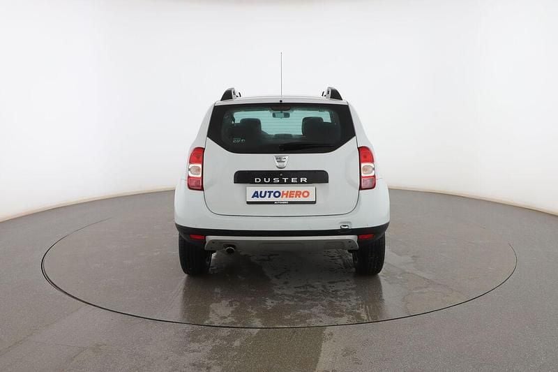 Usado Dacia Duster Lauréate 110 CV (80 kW) 2015 Blanco SUV