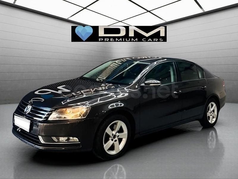 Usado VW Passat 140 CV (102 kW) 2012 Gris / plata Familiar