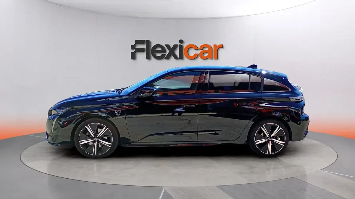 Usado Peugeot 308 GT 131 CV (96 kW) 2023 Negro Berlina