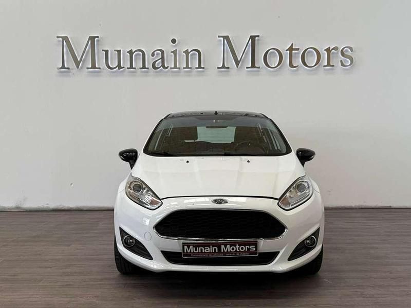 Usado Ford Fiesta Trend 101 CV (74 kW) 2017 Blanco Utilitario