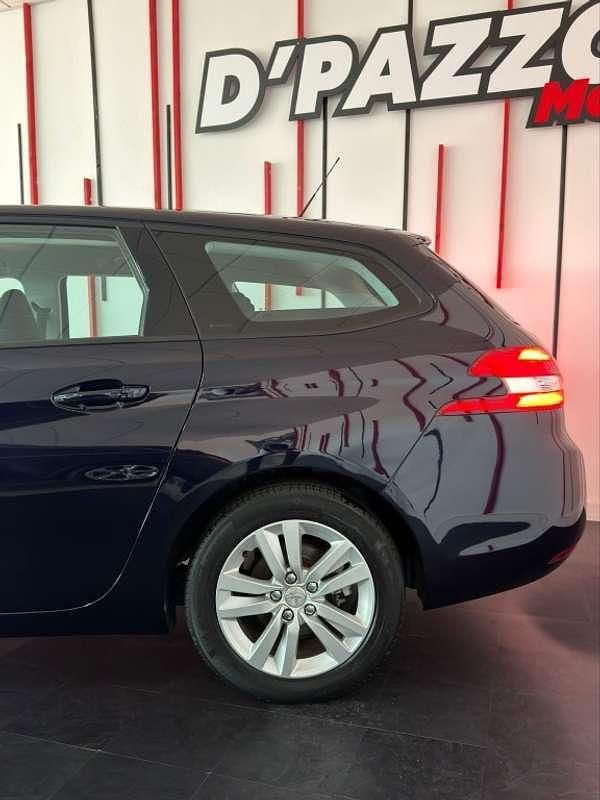 Usado Peugeot 308 SW Business-Line 120 CV (88 kW) 2017 Azul Familiar