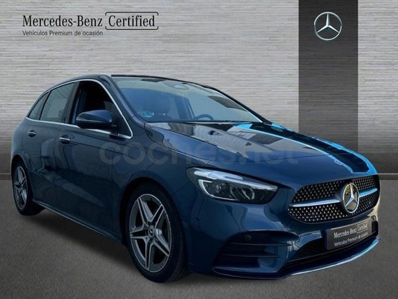 Begagnad Mercedes B180 AMG line 116 HK (85 kW) 2023 Blå Minibuss