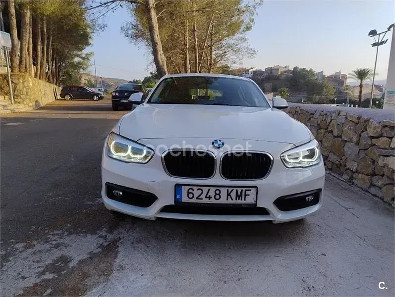Usado BMW 118 150 CV (110 kW) 2018 Blanco Berlina