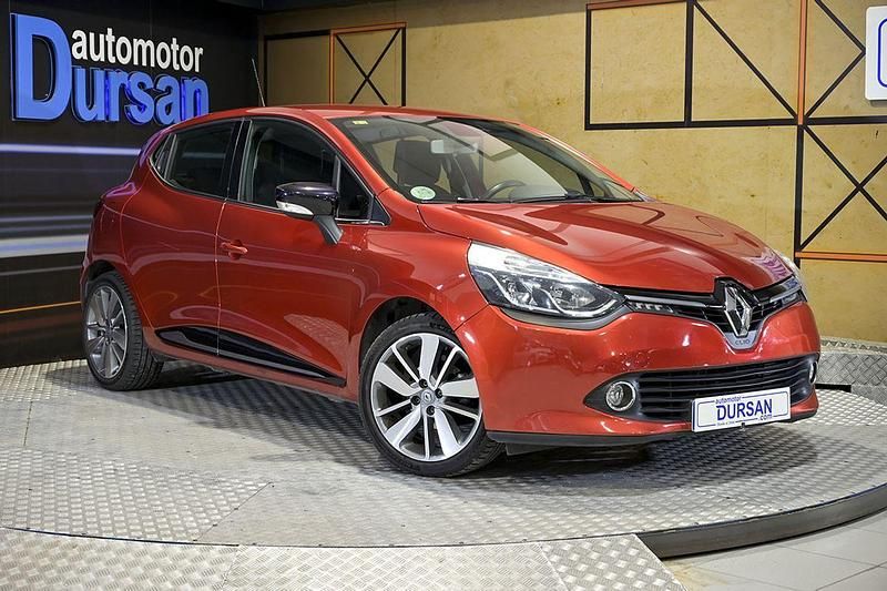 Usado Renault Clio IV Dynamique 90 CV (66 kW) 2015 Rojo Berlina